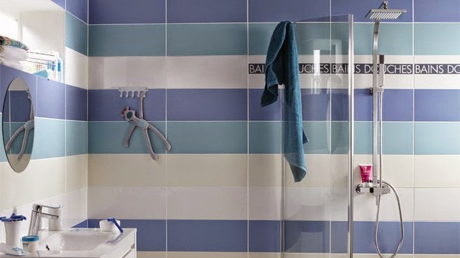 simple bathroom tile designs in blue color shades